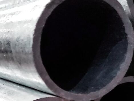 Tubos de Ferro 6 e meio de polegadas na Vila Mascote